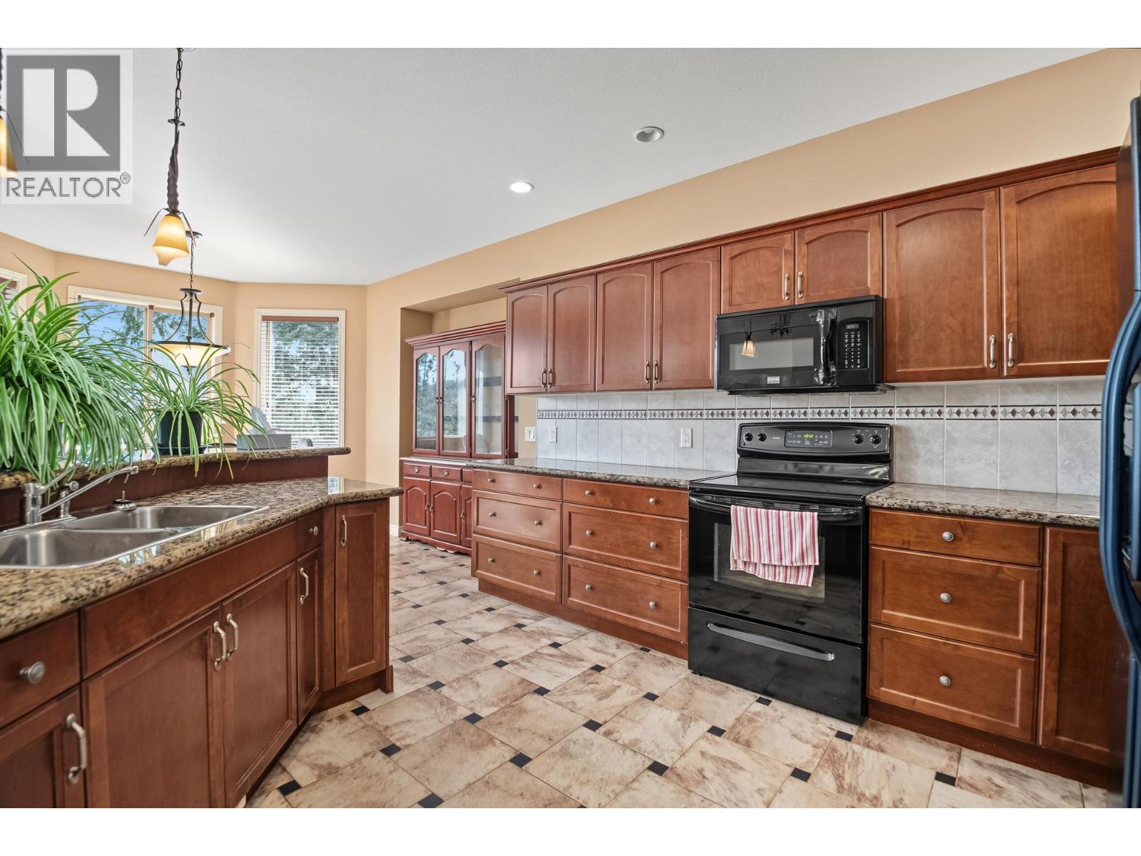2405 Cobblestone Road, West Kelowna, British Columbia  V4T 3A7 - Photo 18 - 10403439