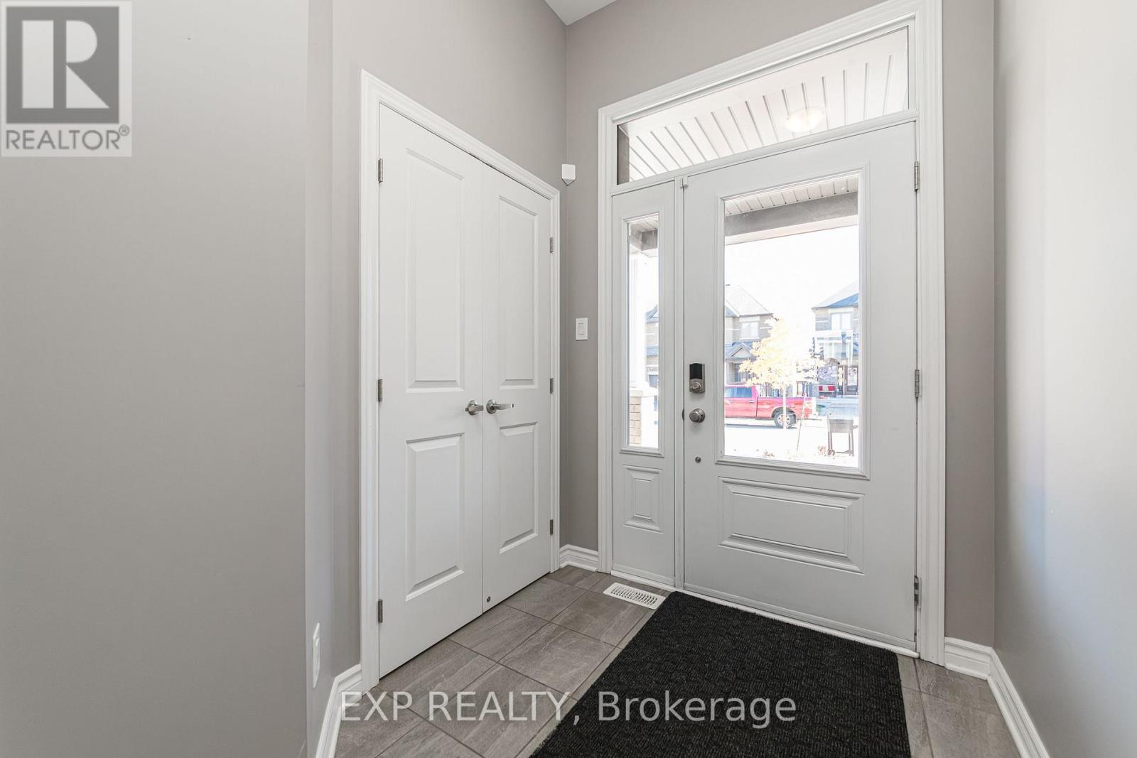 811 Loosestrife Way, Ottawa, Ontario  K1T 0L8 - Photo 2 - X14113572