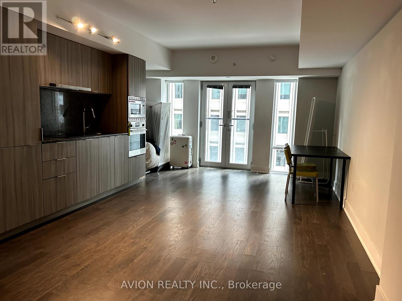 523 - 955 Bay Street, Toronto (Bay Street Corridor), Ontario  M5S 0C6 - Photo 2 - C14113550