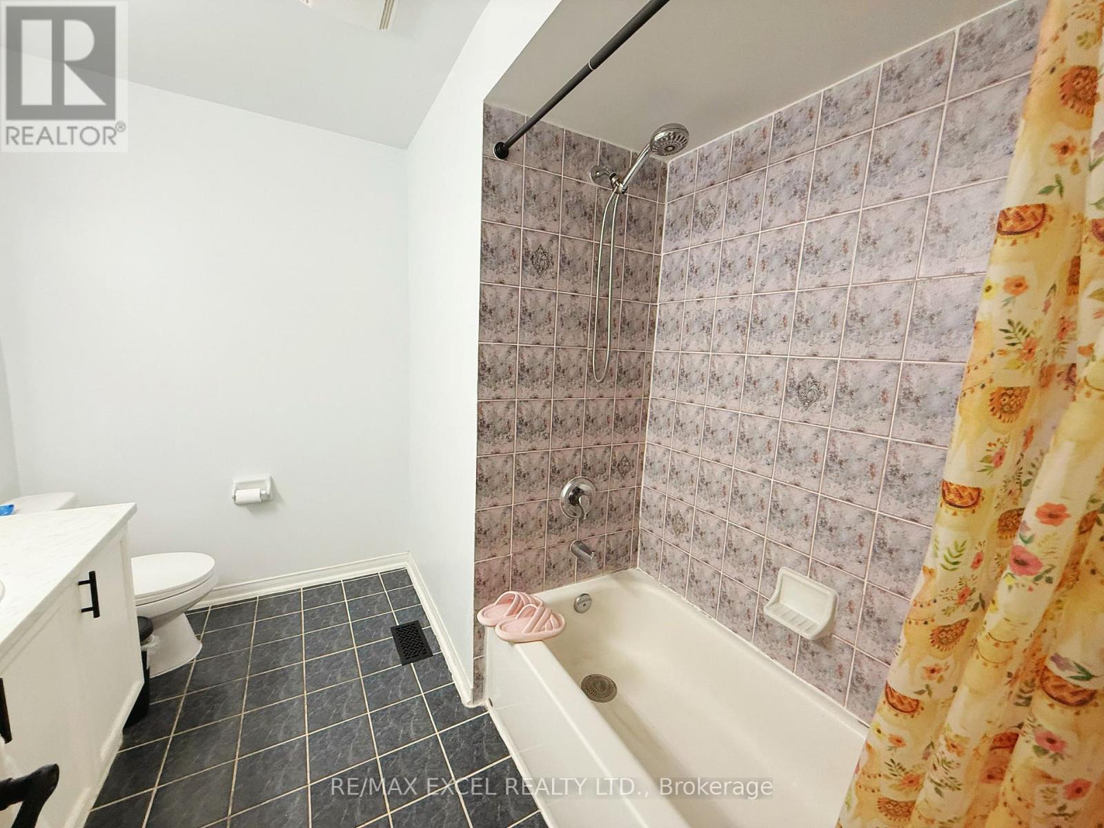 88 Millcliff Circle, Aurora (Aurora Grove), Ontario  L4G 7N9 - Photo 9 - N14113576