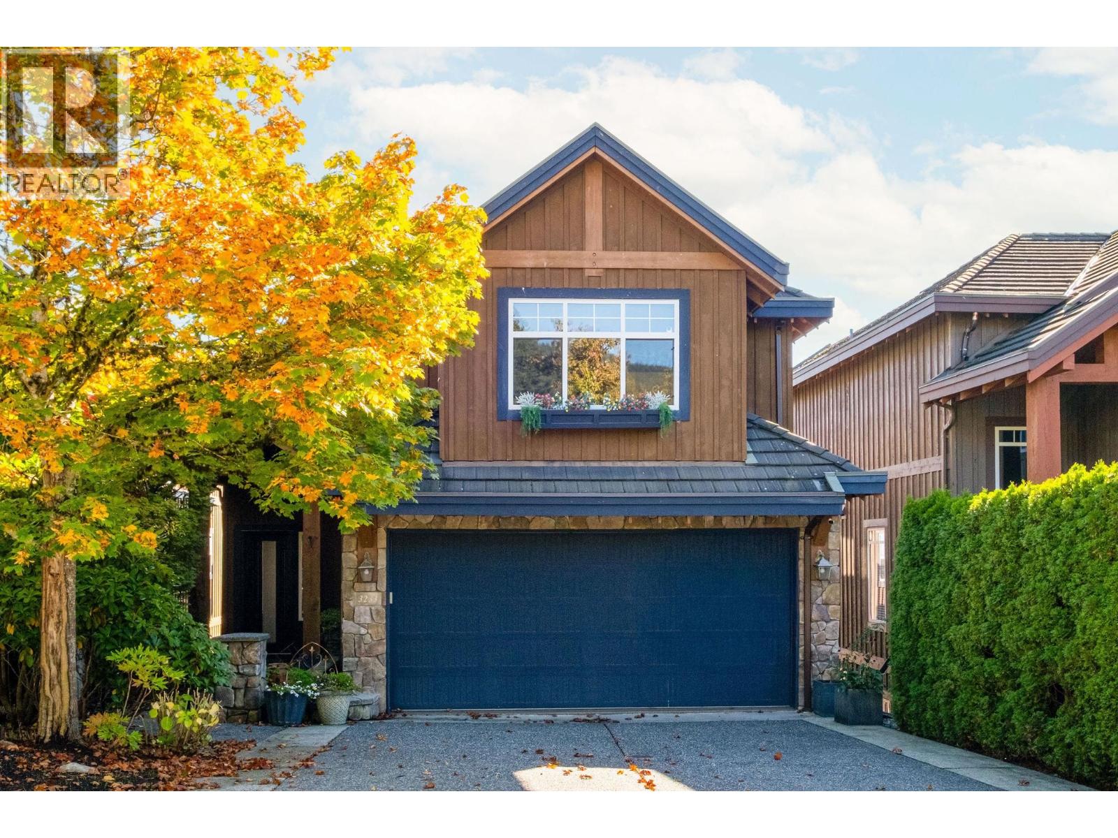 3233 CHARTWELL LANE, Coquitlam, British Columbia