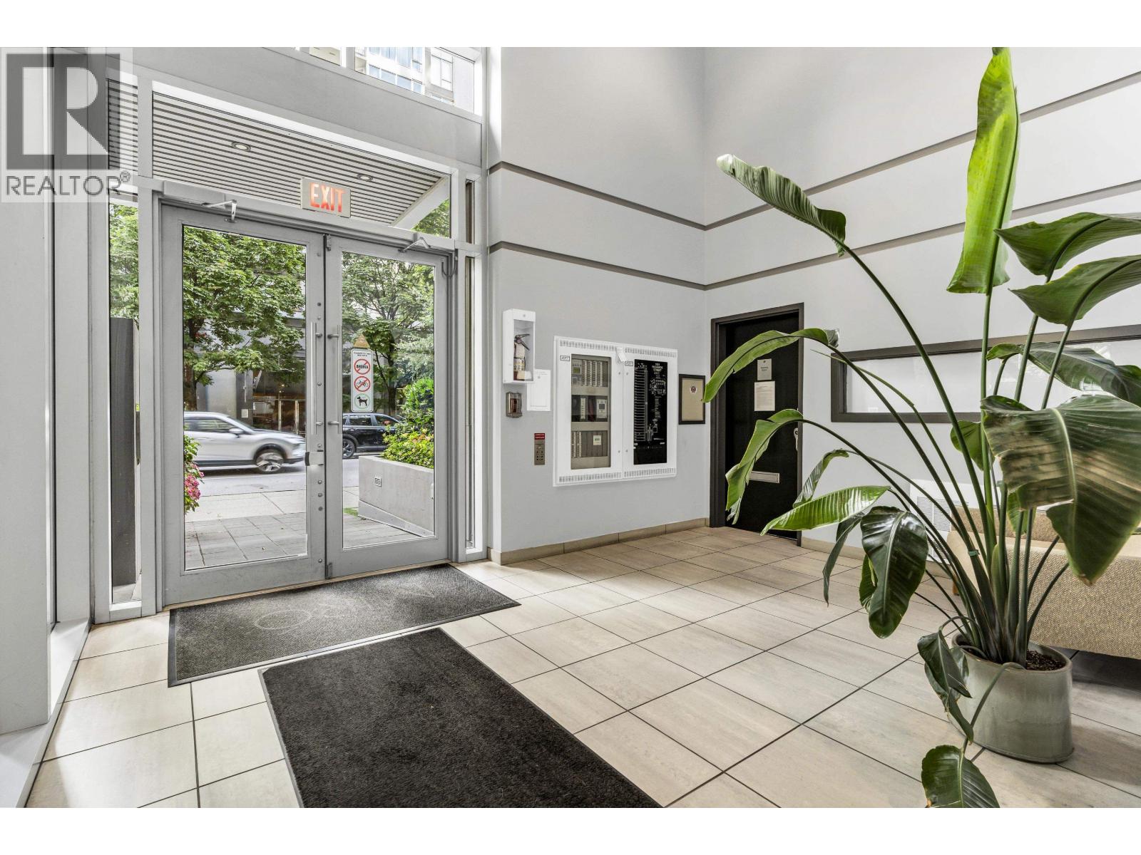 1702 1001 Richards Street, Vancouver, British Columbia  V6B 1J6 - Photo 2 - R3178207