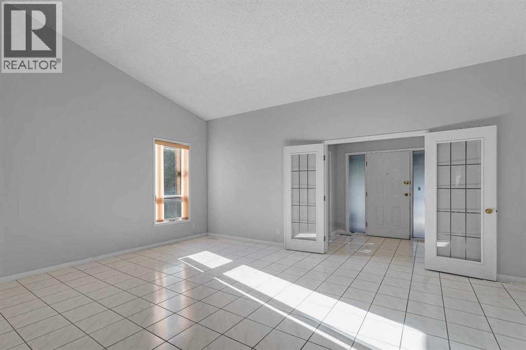 84 Strathlorne Crescent Sw, Calgary, Alberta  T3H 1M8 - Photo 9 - A2353985