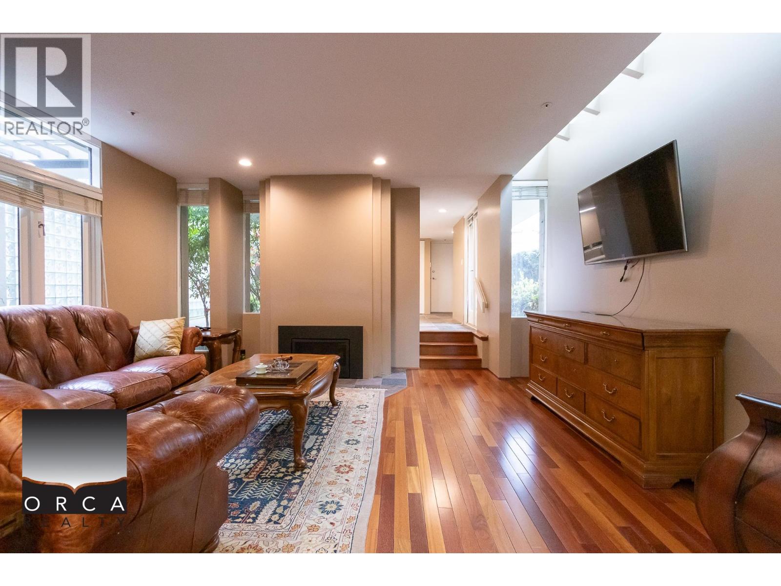 2424 BELLEVUE AVENUE