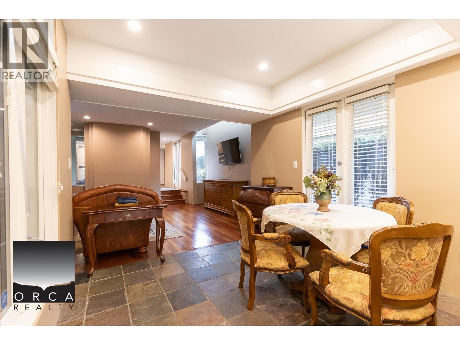 2424 BELLEVUE AVENUE