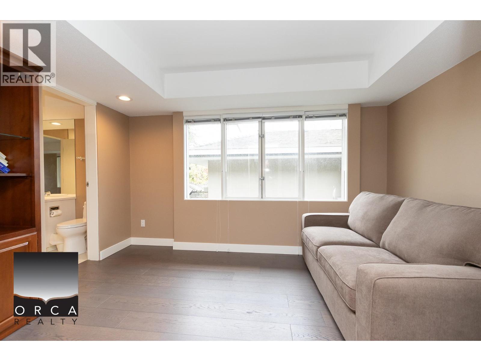 2424 BELLEVUE AVENUE
