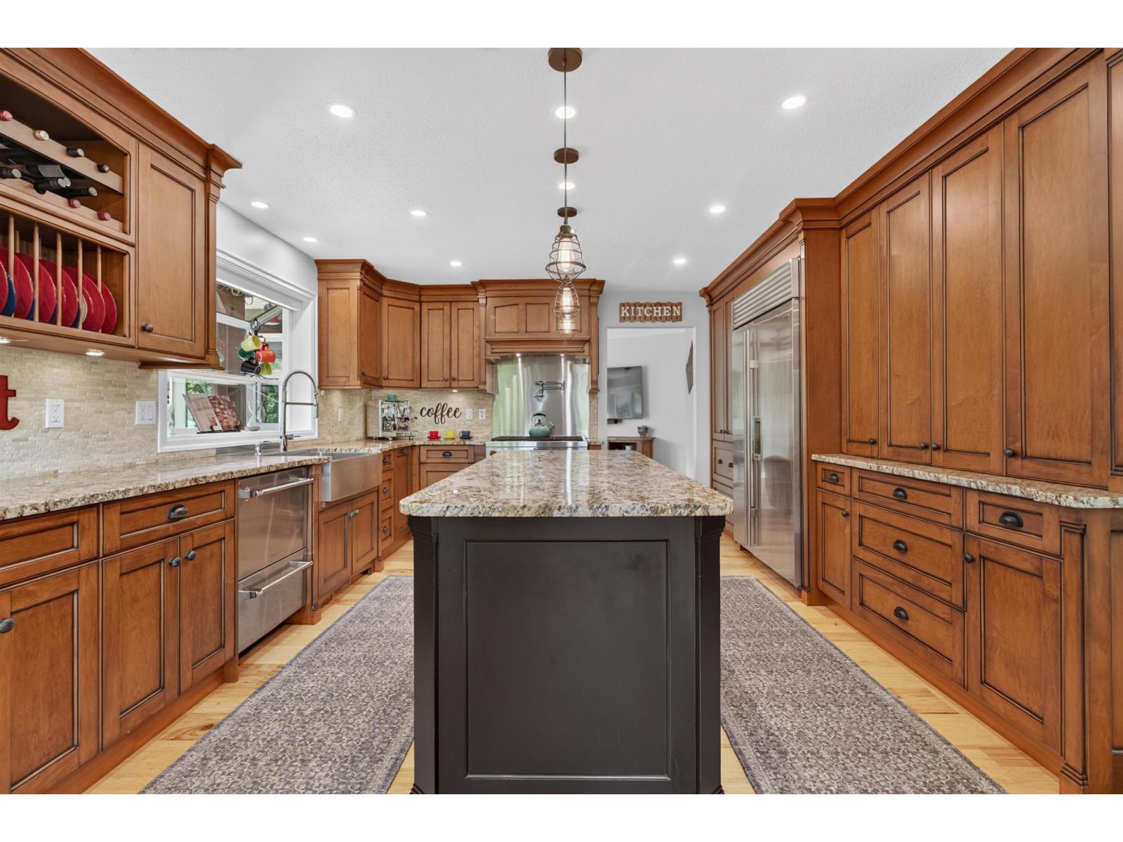 34088 York Avenue, Mission, British Columbia  V2V 6Y5 - Photo 1 - R3168147