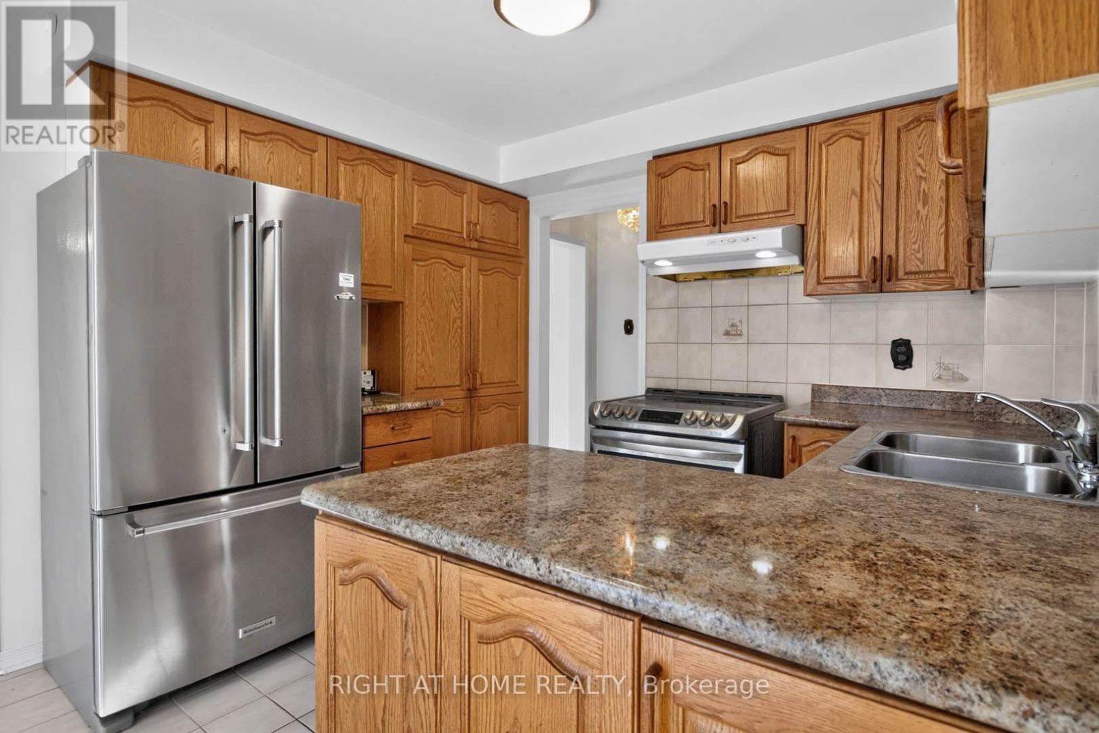 101 Michigan Avenue, Brampton, Ontario  L6Y 4N6 - Photo 9 - W14113632