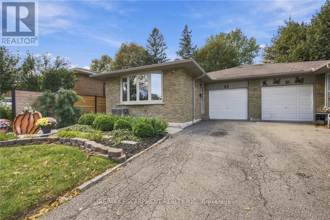 12 GLAMIS COURT, Hamilton, Ontario