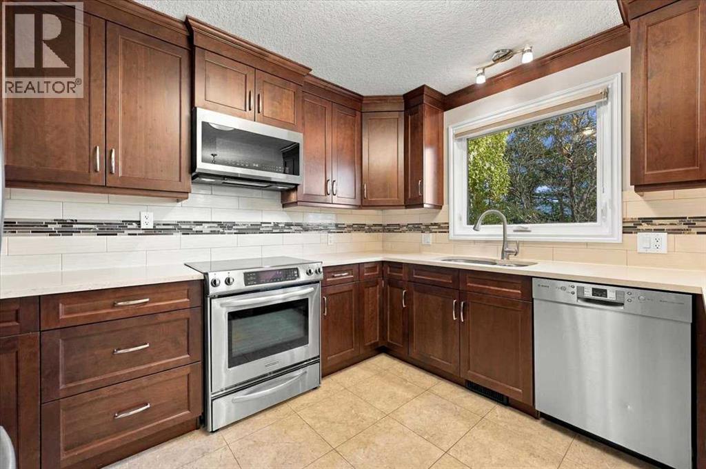144 Bernard Way NW