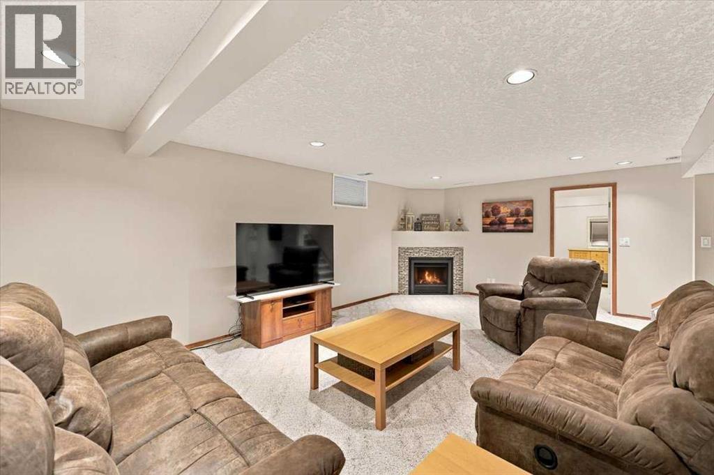 144 Bernard Way NW