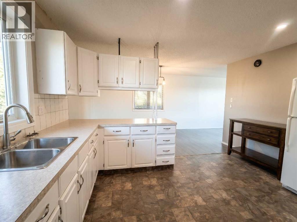 #26, 142041 200 Range Road