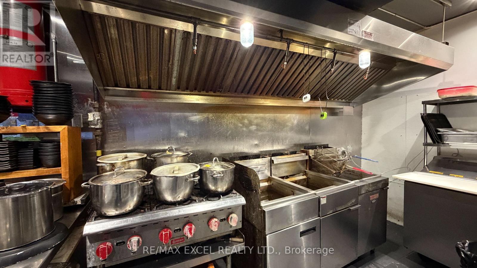 548 Yonge Street, Toronto, Ontario  M4Y 1Y8 - Photo 9 - C13655062