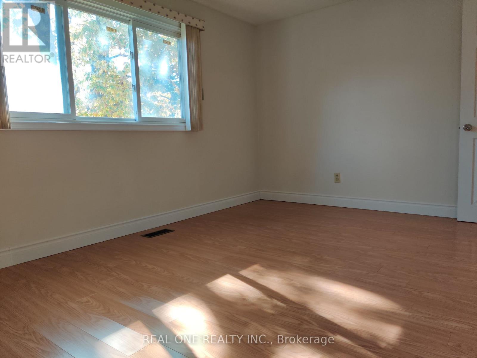 Upper - 93 Southdale Drive, Markham, Ontario  L3P 1K1 - Photo 10 - N14110416