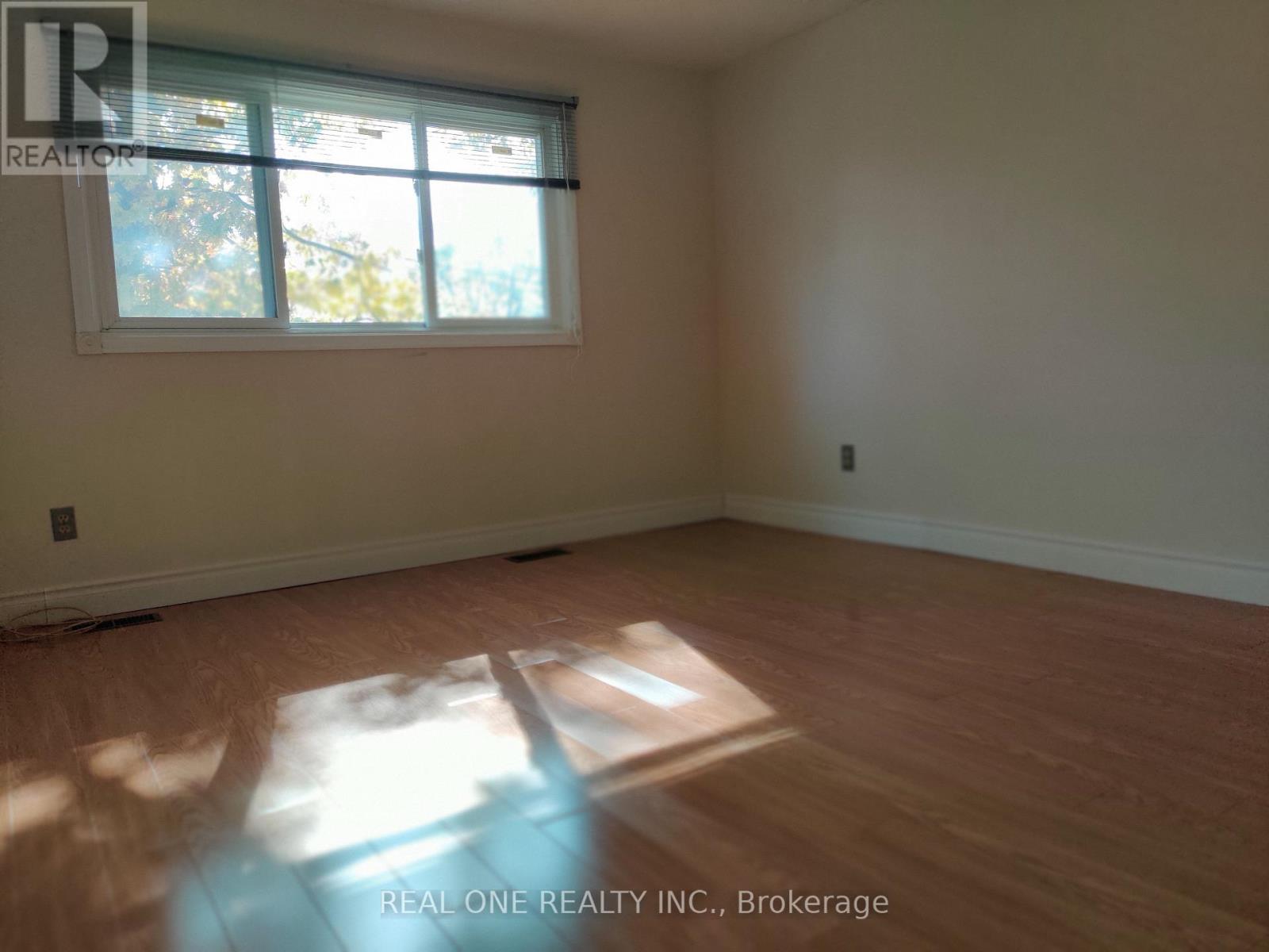 Upper - 93 Southdale Drive, Markham, Ontario  L3P 1K1 - Photo 5 - N14110416