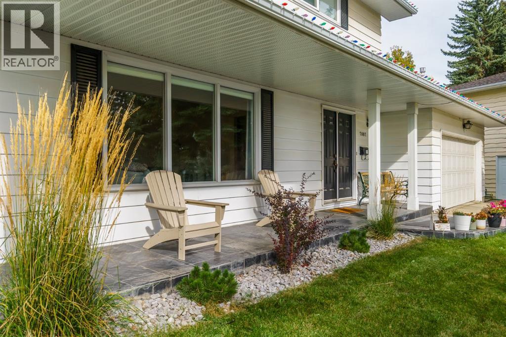 7007 Kenosee Place SW, Calgary, Alberta  T2V 2L6 - Photo 3 - A2350261