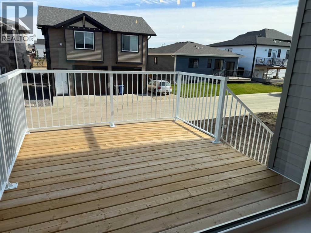 25 Thatcher Avenue, Red Deer, Alberta  T4P 0Y6 - Photo 2 - A2349351