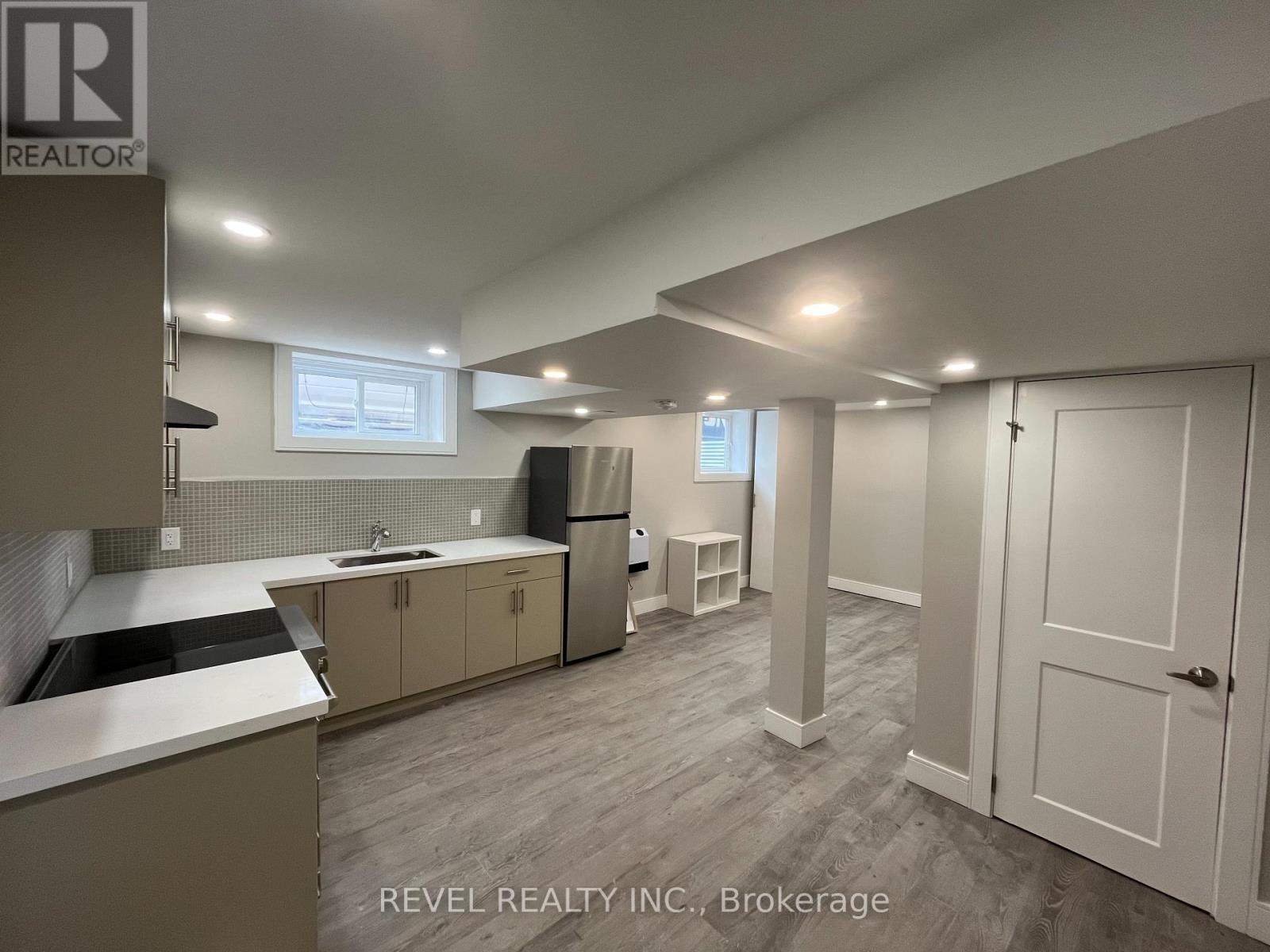 Lower - 324 St Vincent Street, Barrie, Ontario  L4M 4A3 - Photo 6 - S14113668
