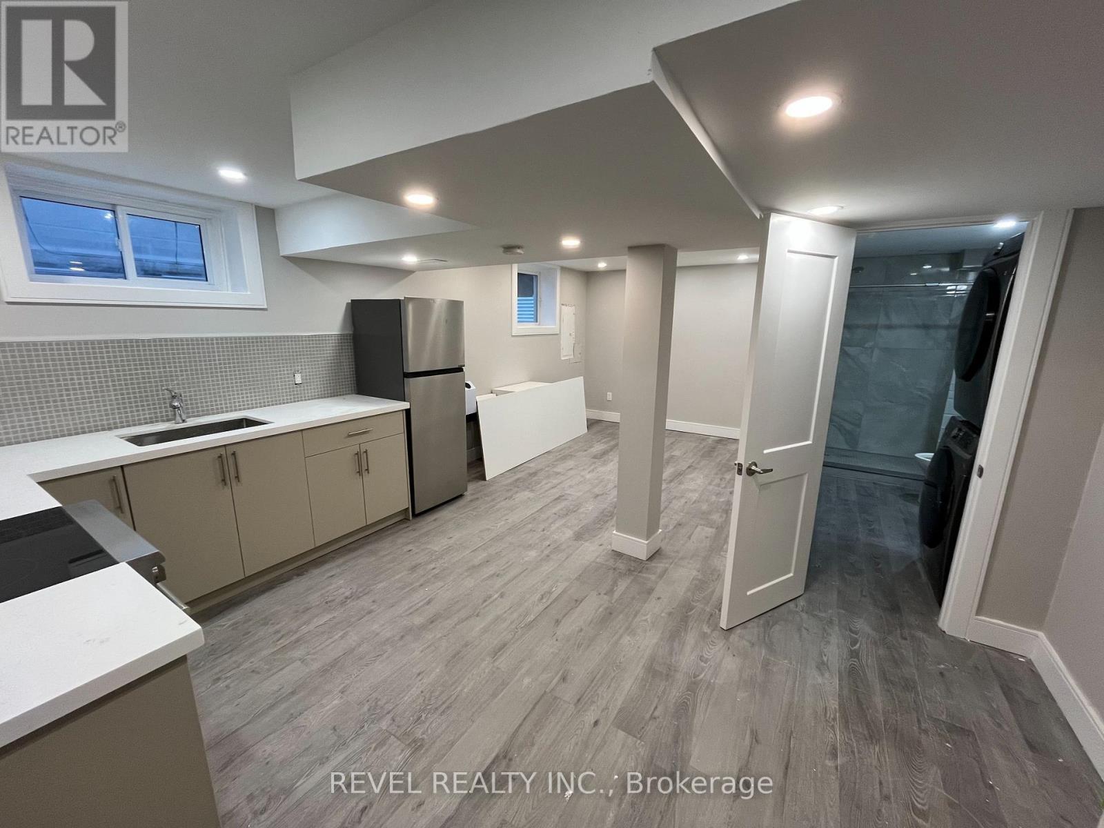 Lower - 324 St Vincent Street, Barrie, Ontario  L4M 4A3 - Photo 8 - S14113668