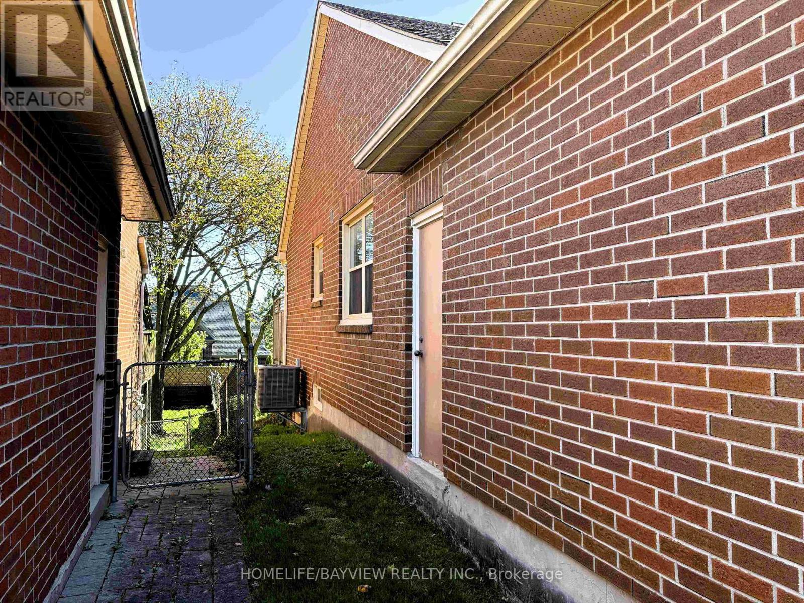 271 John Bowser Crescent, Newmarket, Ontario  L3Y 7N9 - Photo 5 - N14094738