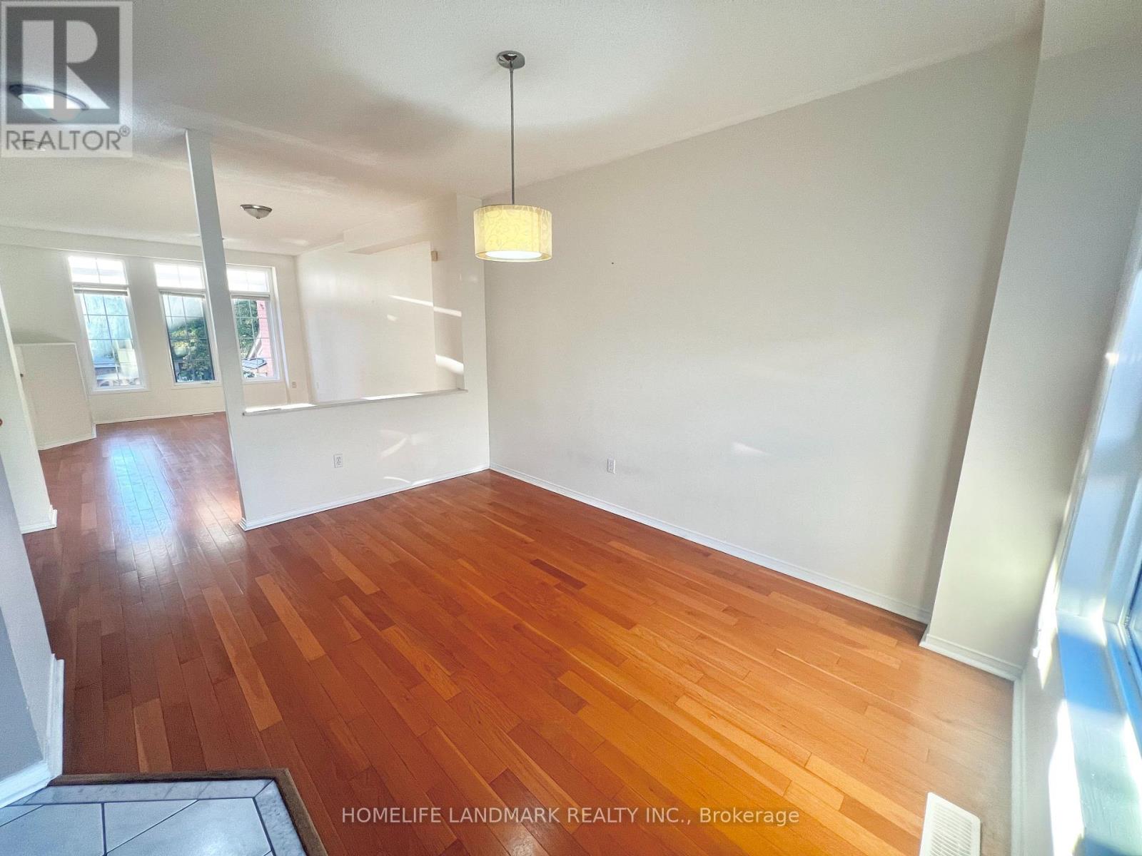 19 Fairlawn Avenue, Markham, Ontario  L6C 2E7 - Photo 9 - N13822062