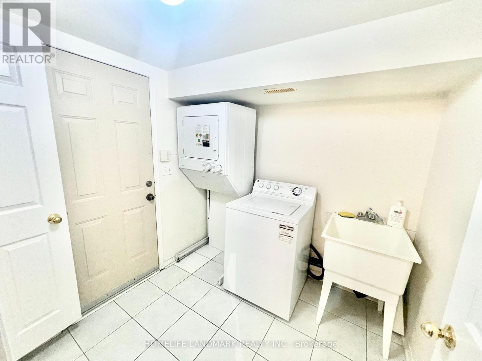 19 Fairlawn Avenue, Markham, Ontario  L6C 2E7 - Photo 34 - N13822062