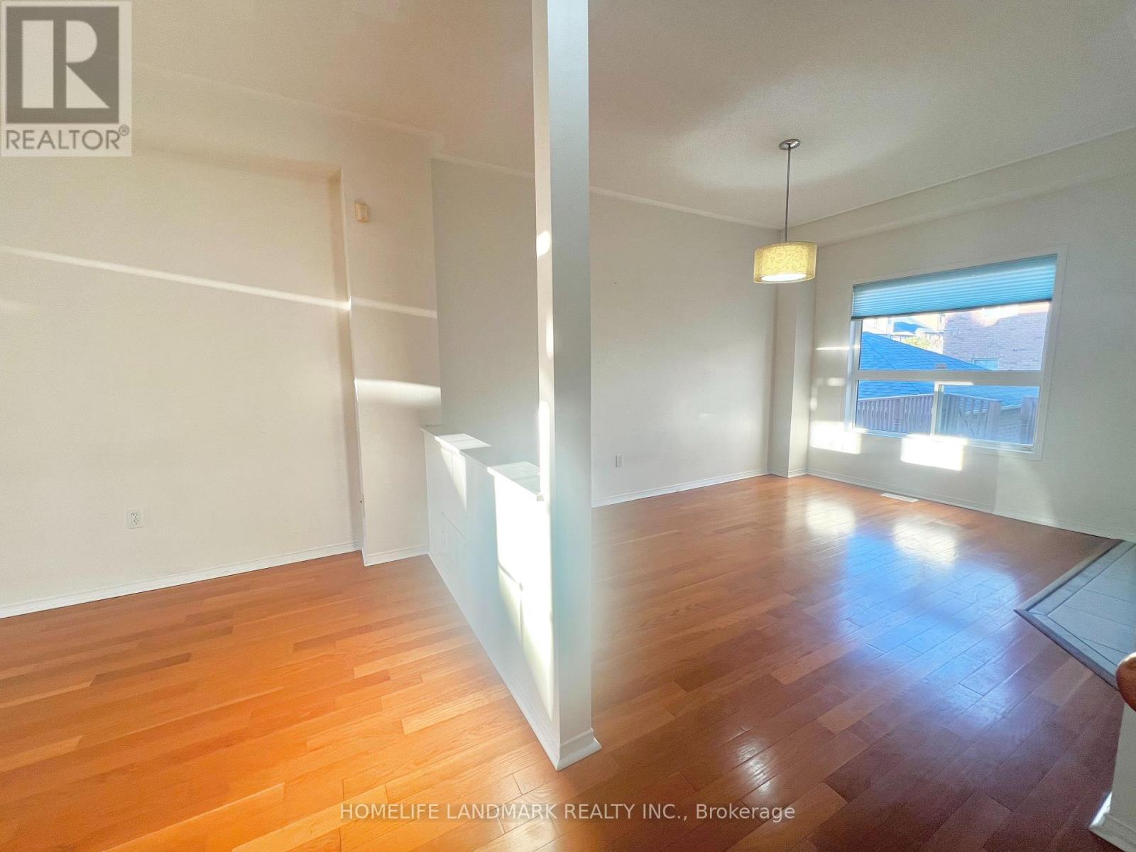19 Fairlawn Avenue, Markham, Ontario  L6C 2E7 - Photo 8 - N13822062