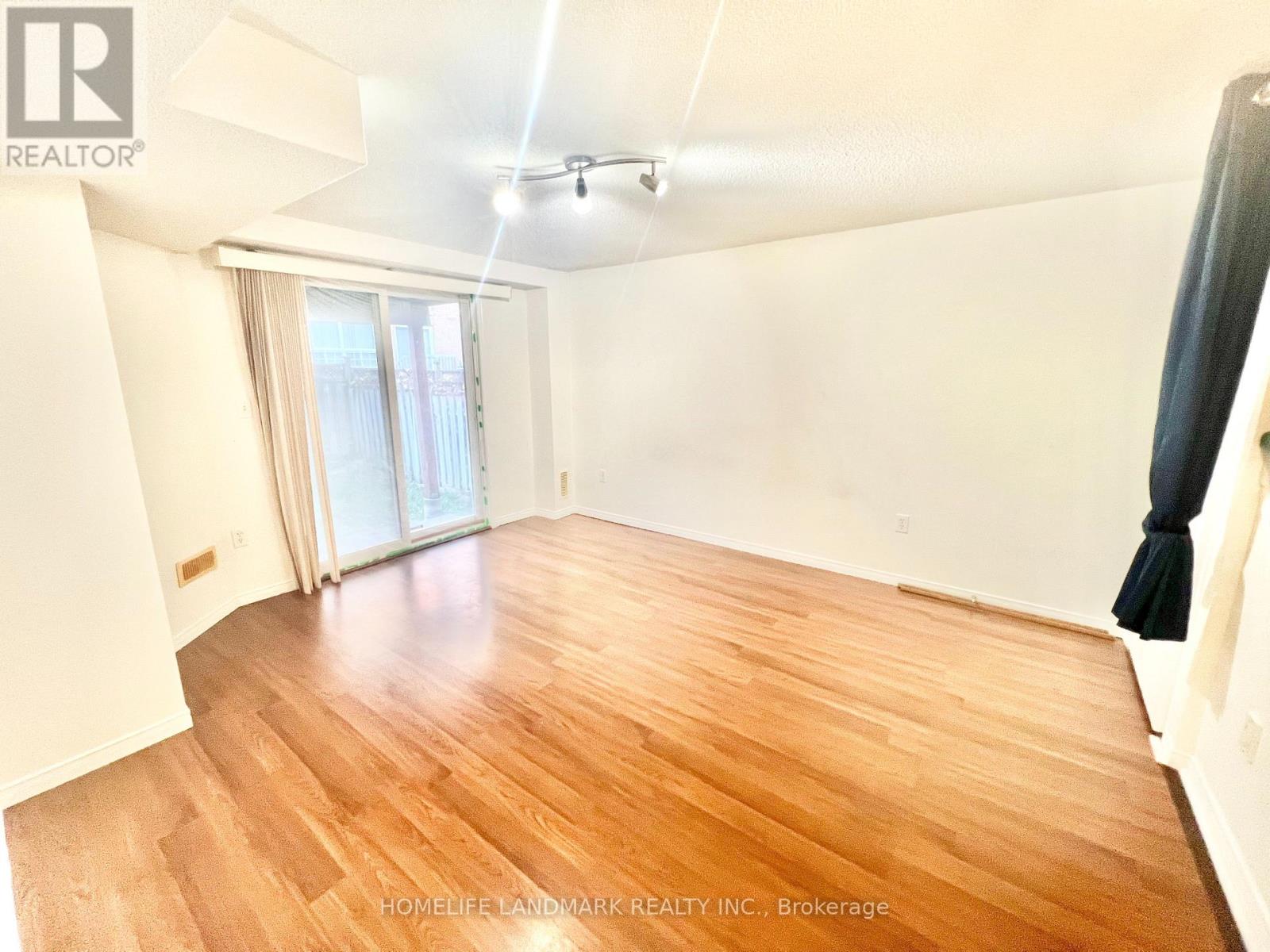 19 Fairlawn Avenue, Markham, Ontario  L6C 2E7 - Photo 31 - N13822062
