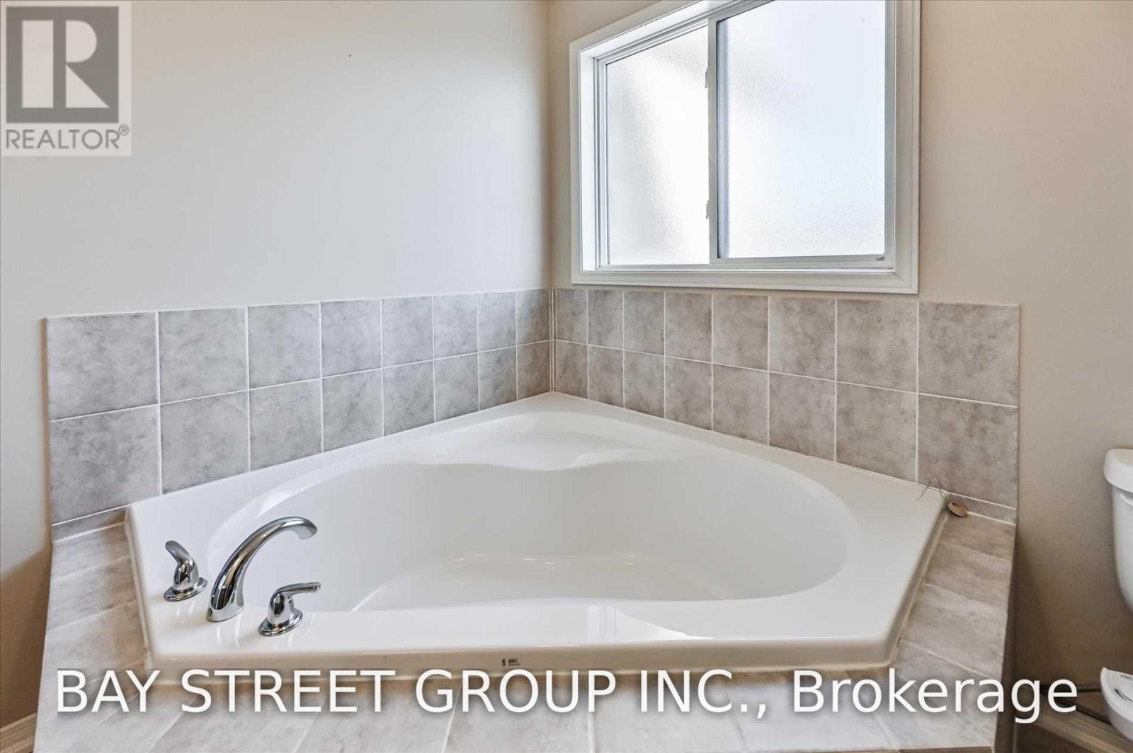 31 Levellands Crescent, Richmond Hill, Ontario  L4B 0A5 - Photo 18 - N14113698