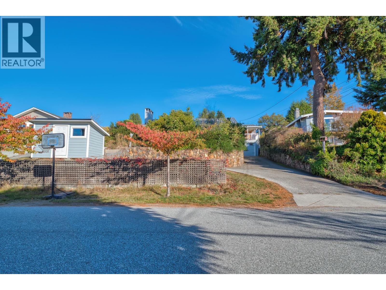 4770 Laurel Avenue, Sechelt, British Columbia  V7Z 0B4 - Photo 28 - R3178278