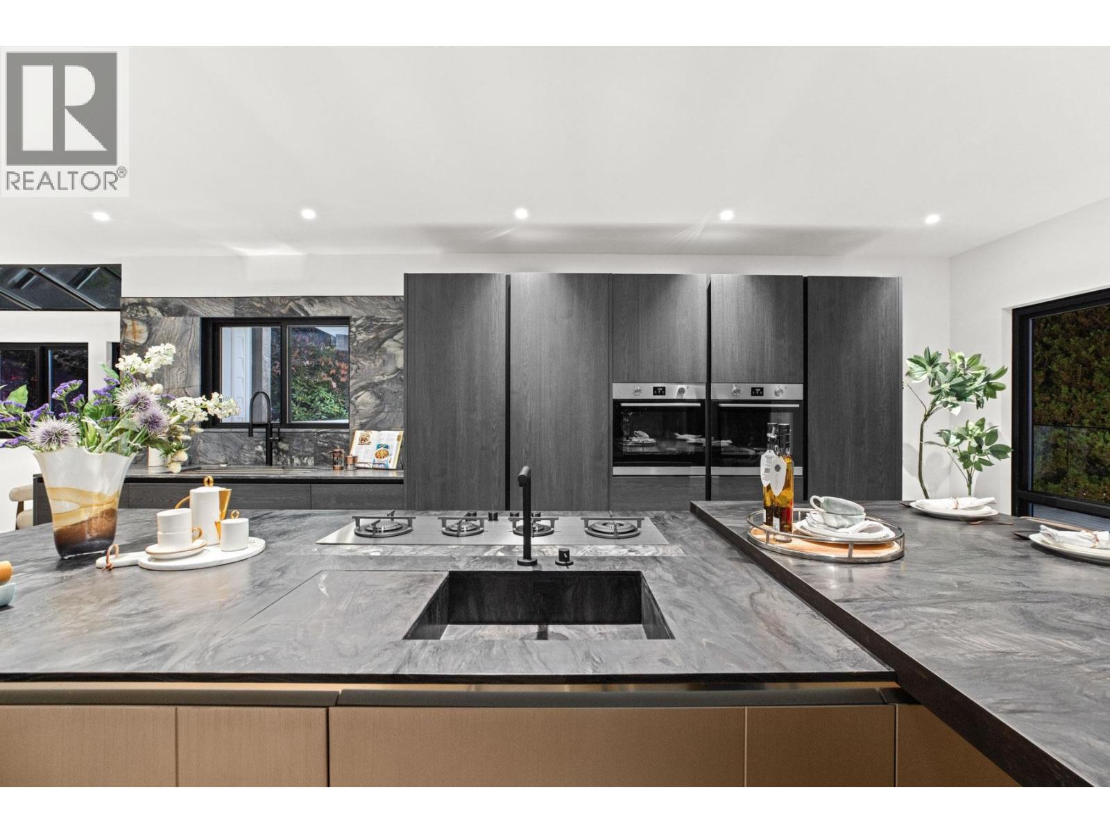 4325 Delbrook Avenue, North Vancouver, British Columbia V7N 4A5 - Photo 12 - R3177843