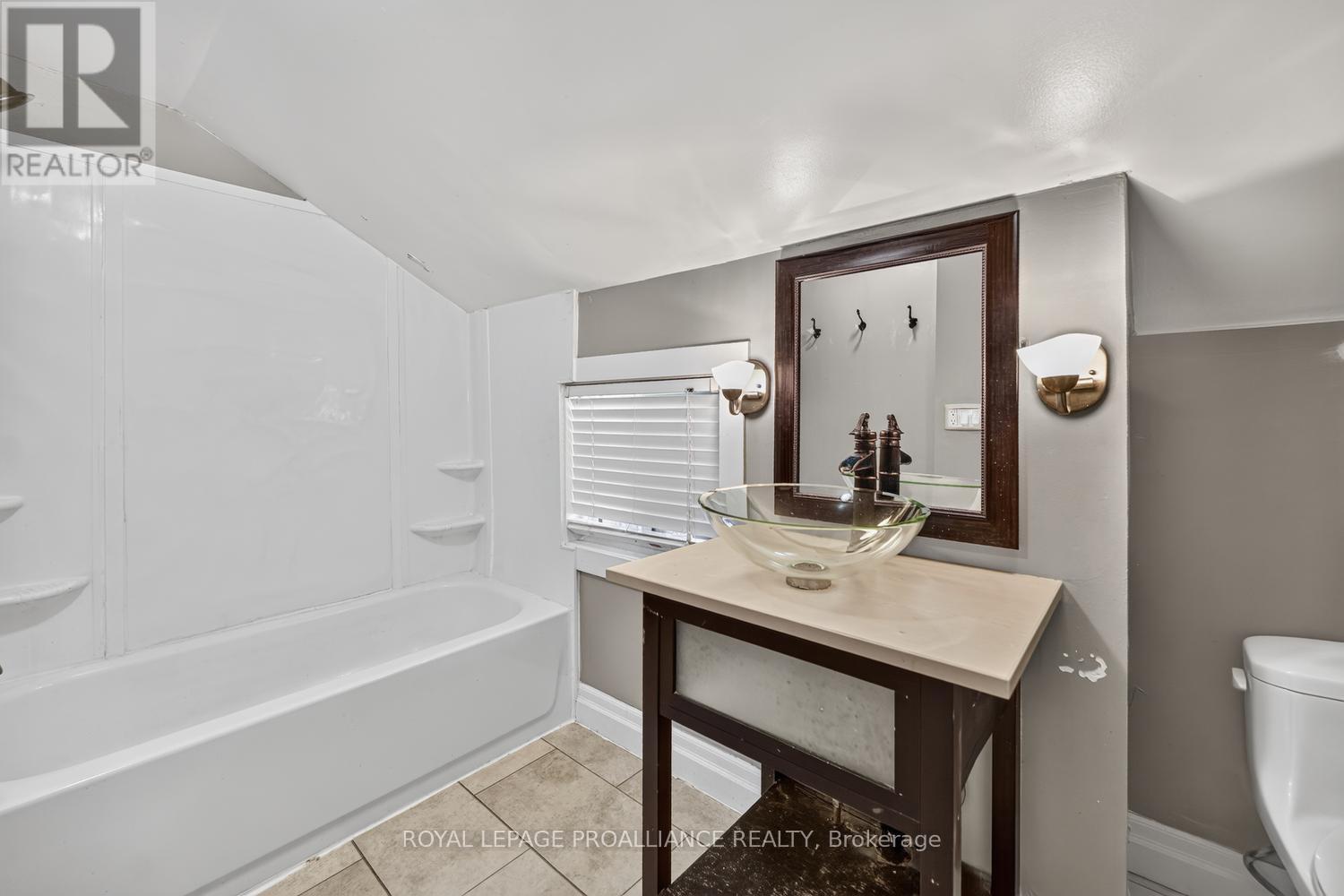 22 Abbott Street, Brockville, Ontario  K6V 4A4 - Photo 16 - X14113712
