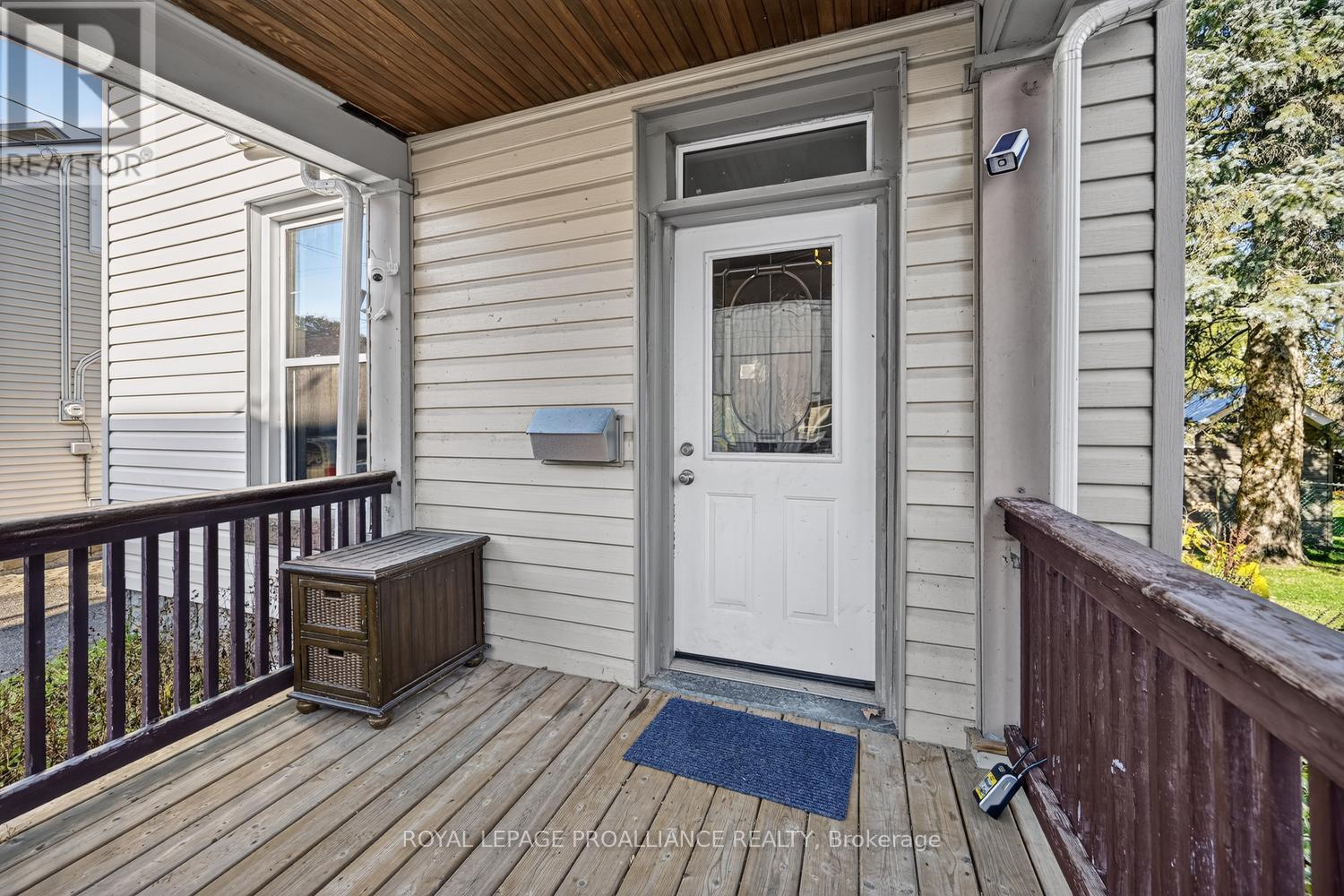 22 Abbott Street, Brockville, Ontario  K6V 4A4 - Photo 4 - X14113712