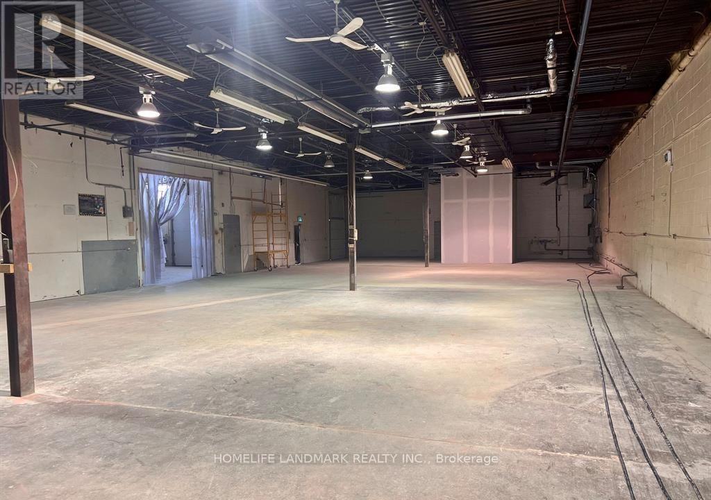 10-12 - 69 Millwick Drive, Toronto, Ontario  M9L 1Y5 - Photo 3 - W14113702