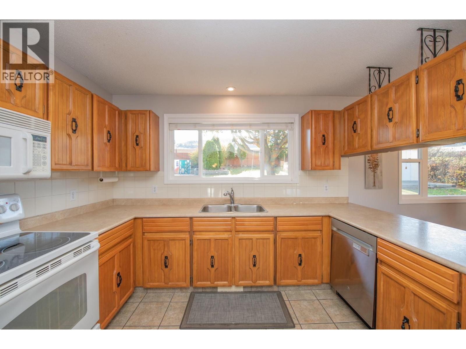 7126 Longacre Drive, Vernon, British Columbia  V1H 1H6 - Photo 18 - 10403770