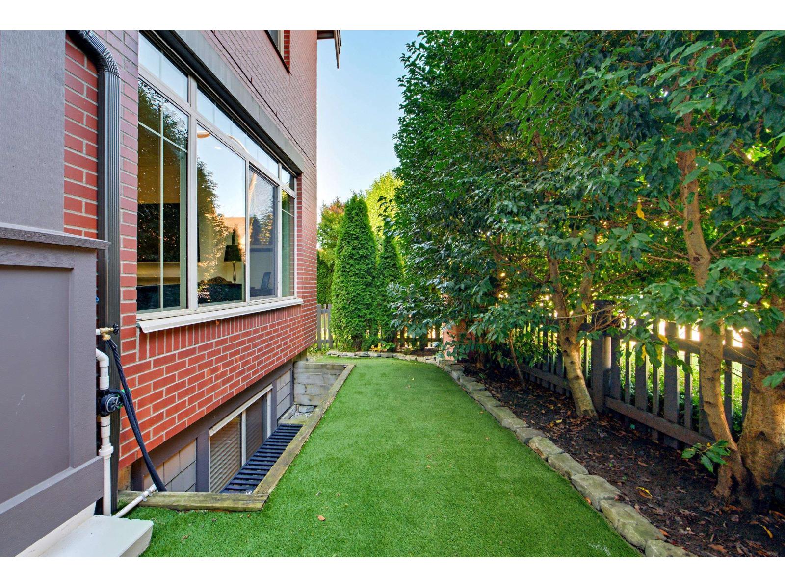 16452 24a Avenue, Surrey, British Columbia  V3Z 0V8 - Photo 3 - R3177622