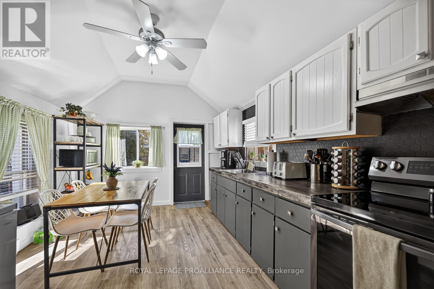83 Louis Street, Brockville, Ontario  K6V 4H6 - Photo 11 - X14113758