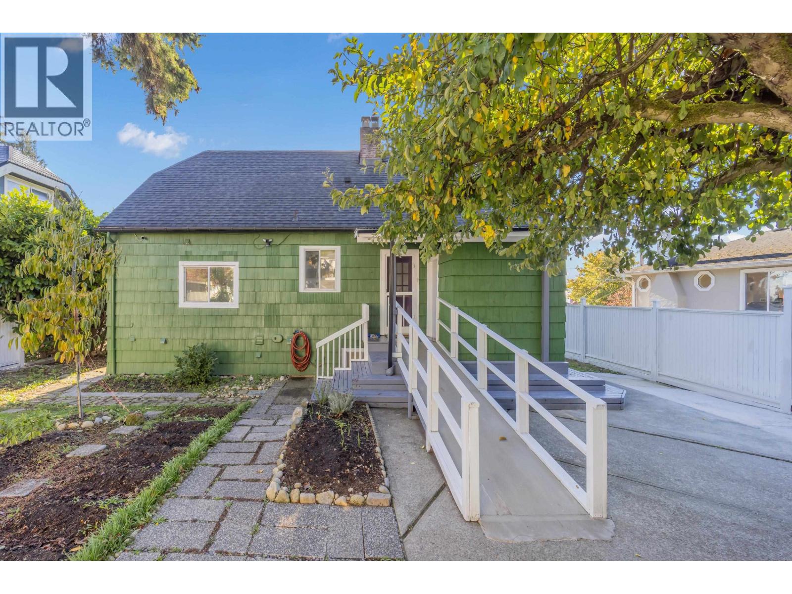 1603 Hamilton Street, New Westminster, British Columbia  V3M 2N7 - Photo 38 - R3178183