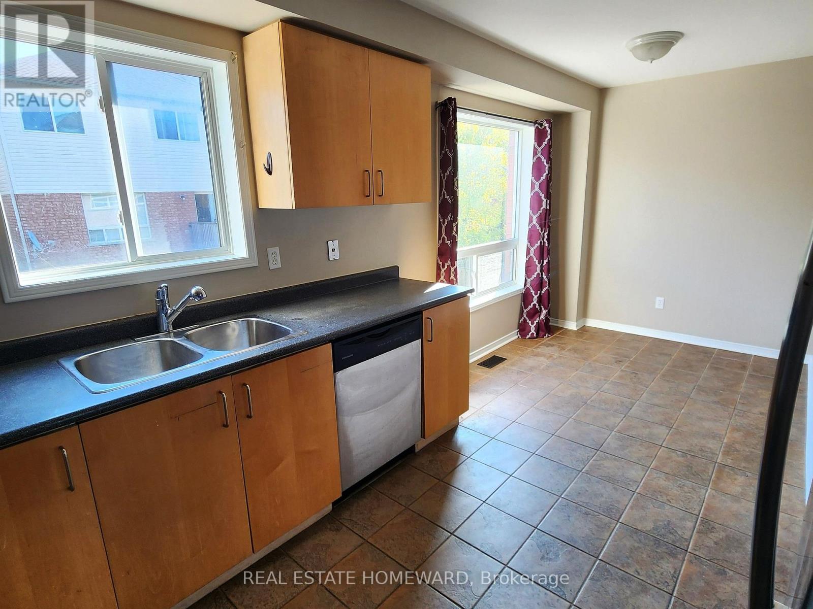 63 Millcliff Circle, Aurora, Ontario  L4G 7N9 - Photo 23 - N14105370