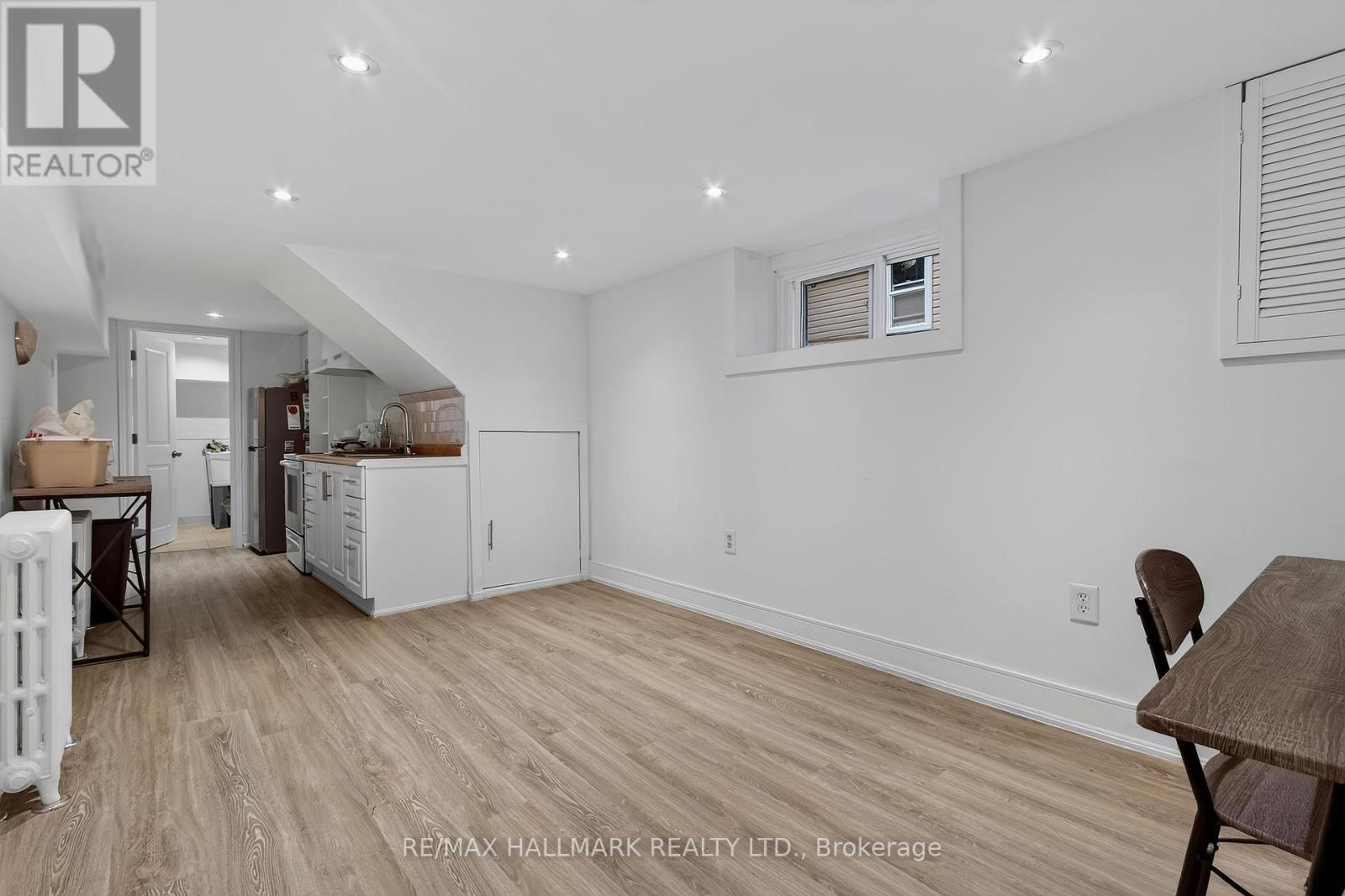 27 Bexhill Lower Avenue, Toronto (Clairlea-Birchmount), Ontario  M1L 3B5 - Photo 5 - E14113790