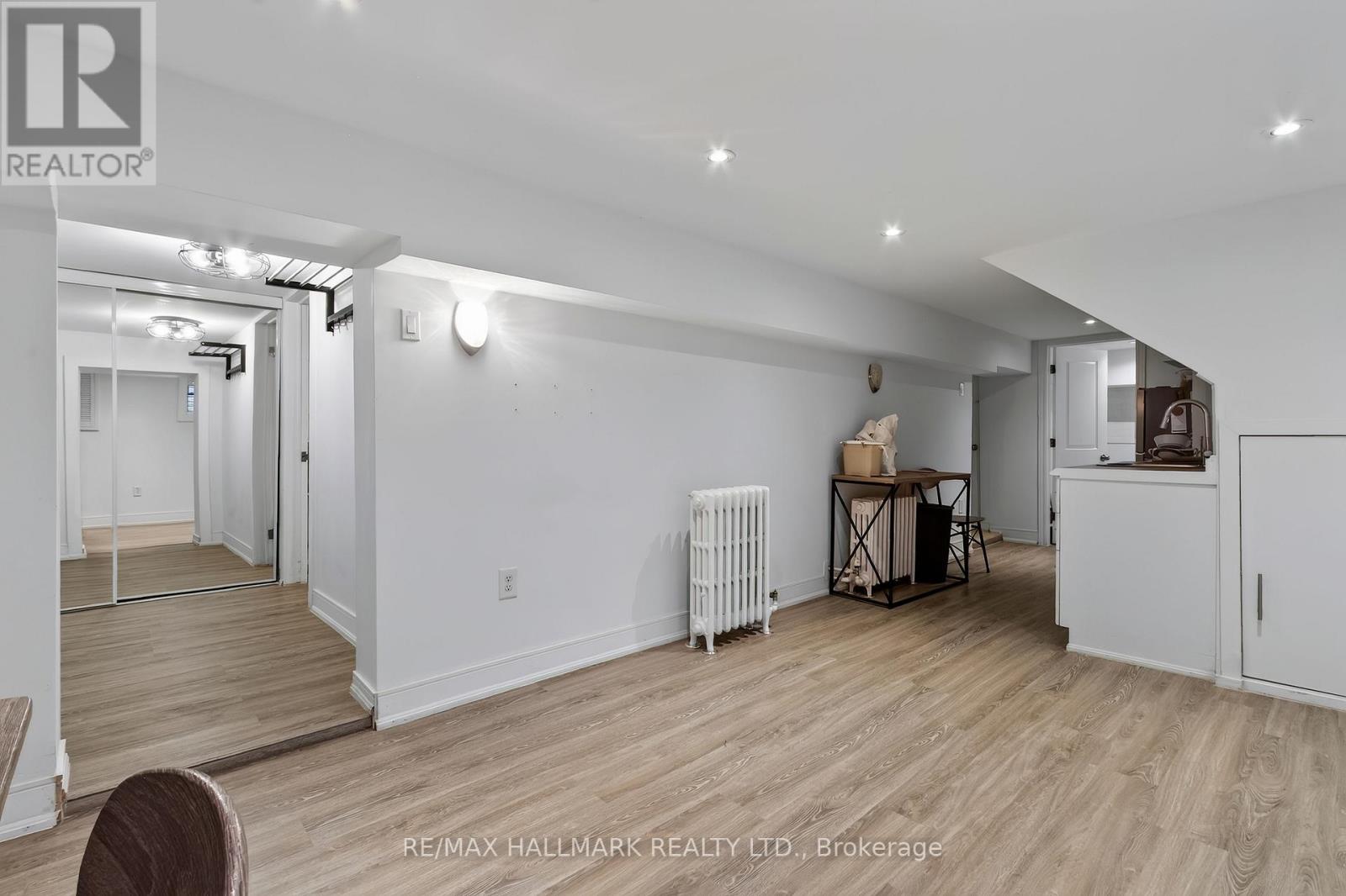 27 Bexhill Lower Avenue, Toronto (Clairlea-Birchmount), Ontario  M1L 3B5 - Photo 6 - E14113790