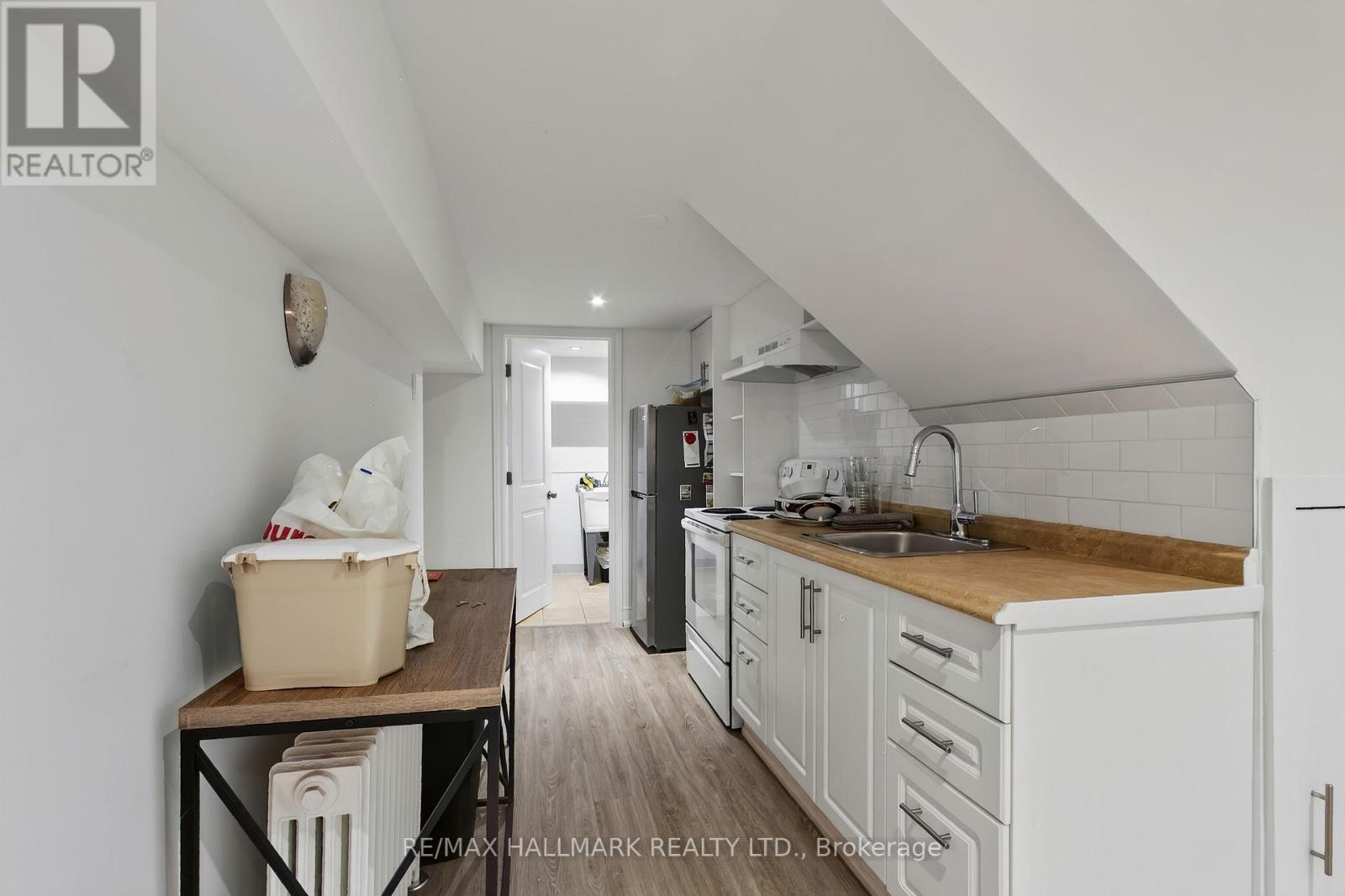27 Bexhill Lower Avenue, Toronto (Clairlea-Birchmount), Ontario  M1L 3B5 - Photo 9 - E14113790