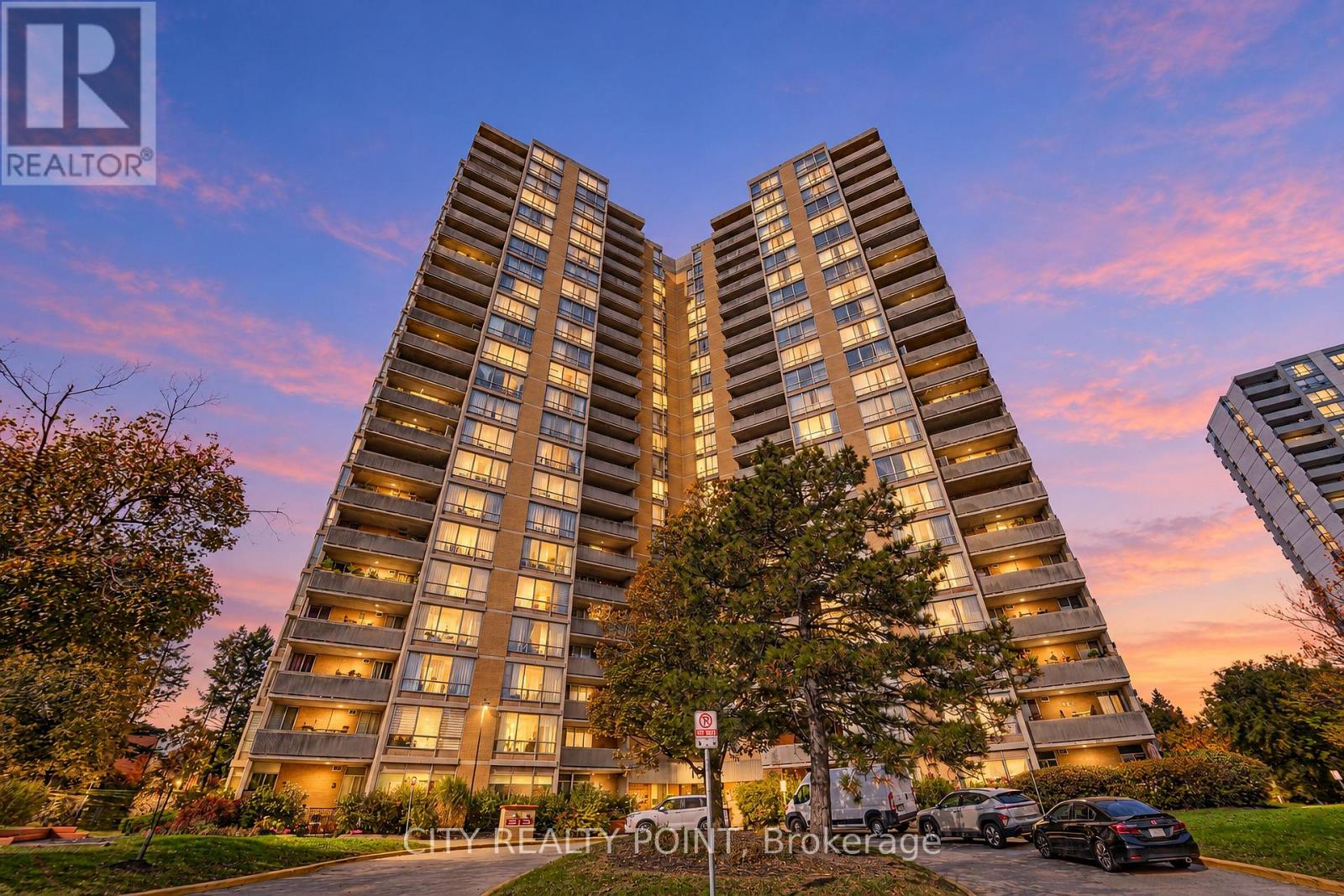 2003 - 10 MARTHA EATON WAY, Toronto, Ontario