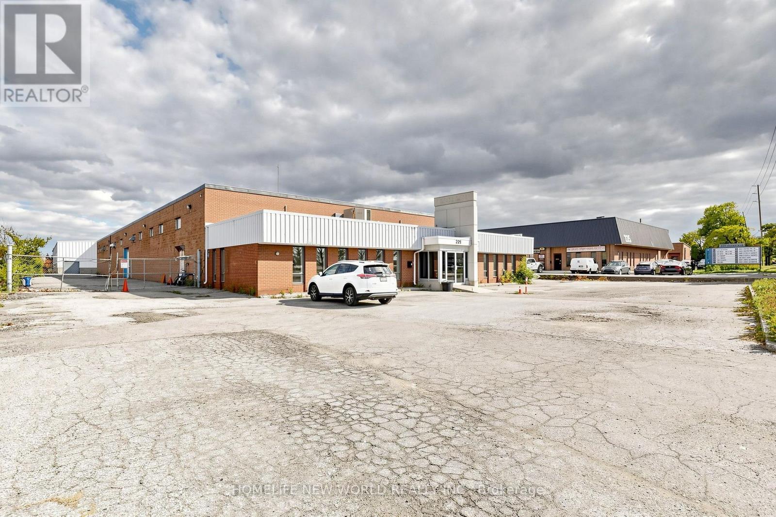 221 Advance Boulevard, Brampton, Ontario  L6T 4J2 - Photo 4 - W14113798