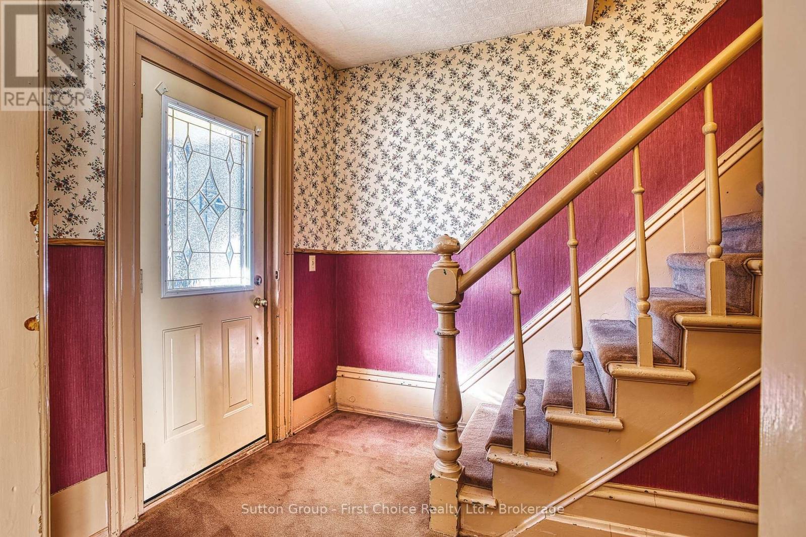 32 Falstaff Street, Stratford, Ontario  N5A 3T3 - Photo 5 - X14105356