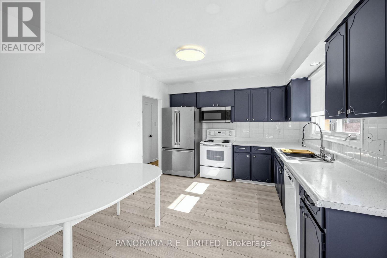 65 Harrop Avenue, Toronto (Islington-City Centre West), Ontario  M9B 2H1 - Photo 10 - W14113844