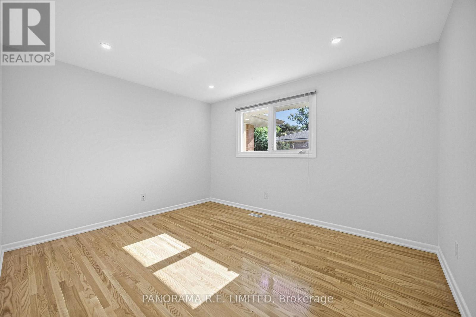65 Harrop Avenue, Toronto (Islington-City Centre West), Ontario  M9B 2H1 - Photo 13 - W14113844