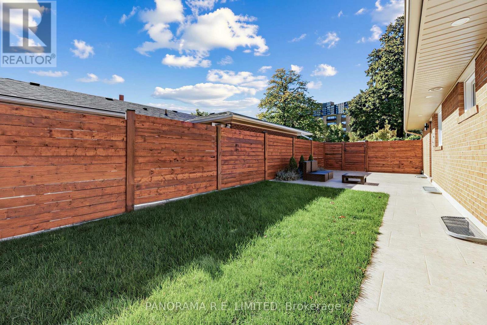65 Harrop Avenue, Toronto (Islington-City Centre West), Ontario  M9B 2H1 - Photo 22 - W14113844