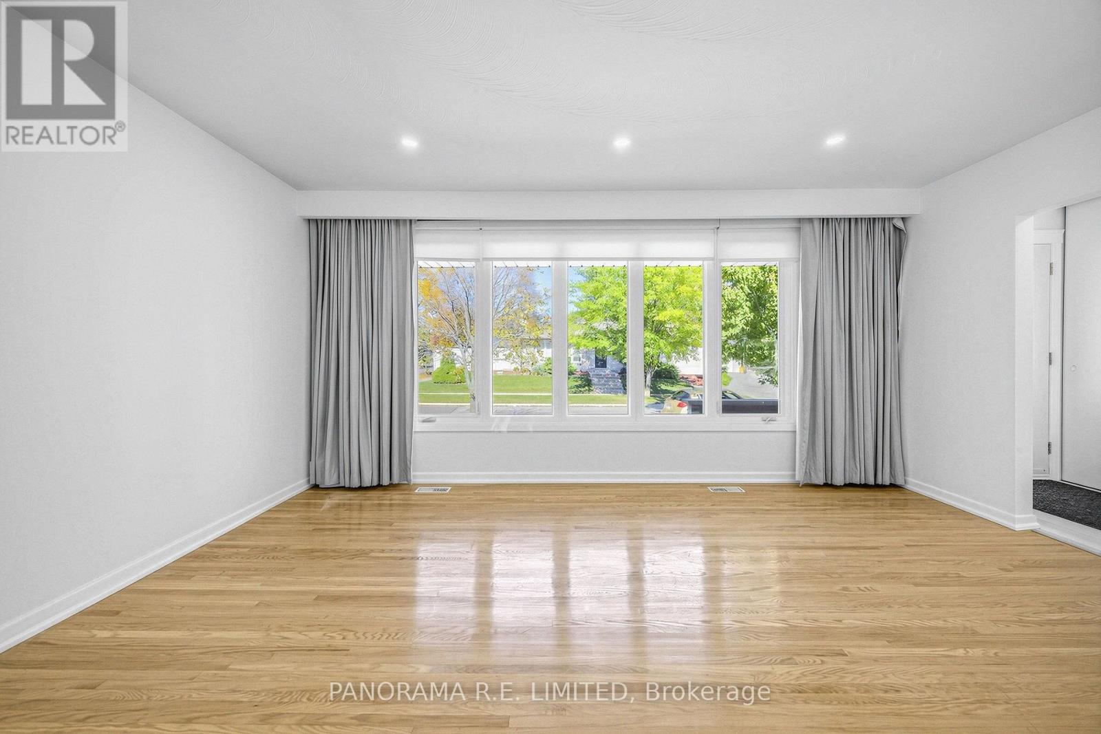 65 Harrop Avenue, Toronto (Islington-City Centre West), Ontario  M9B 2H1 - Photo 6 - W14113844