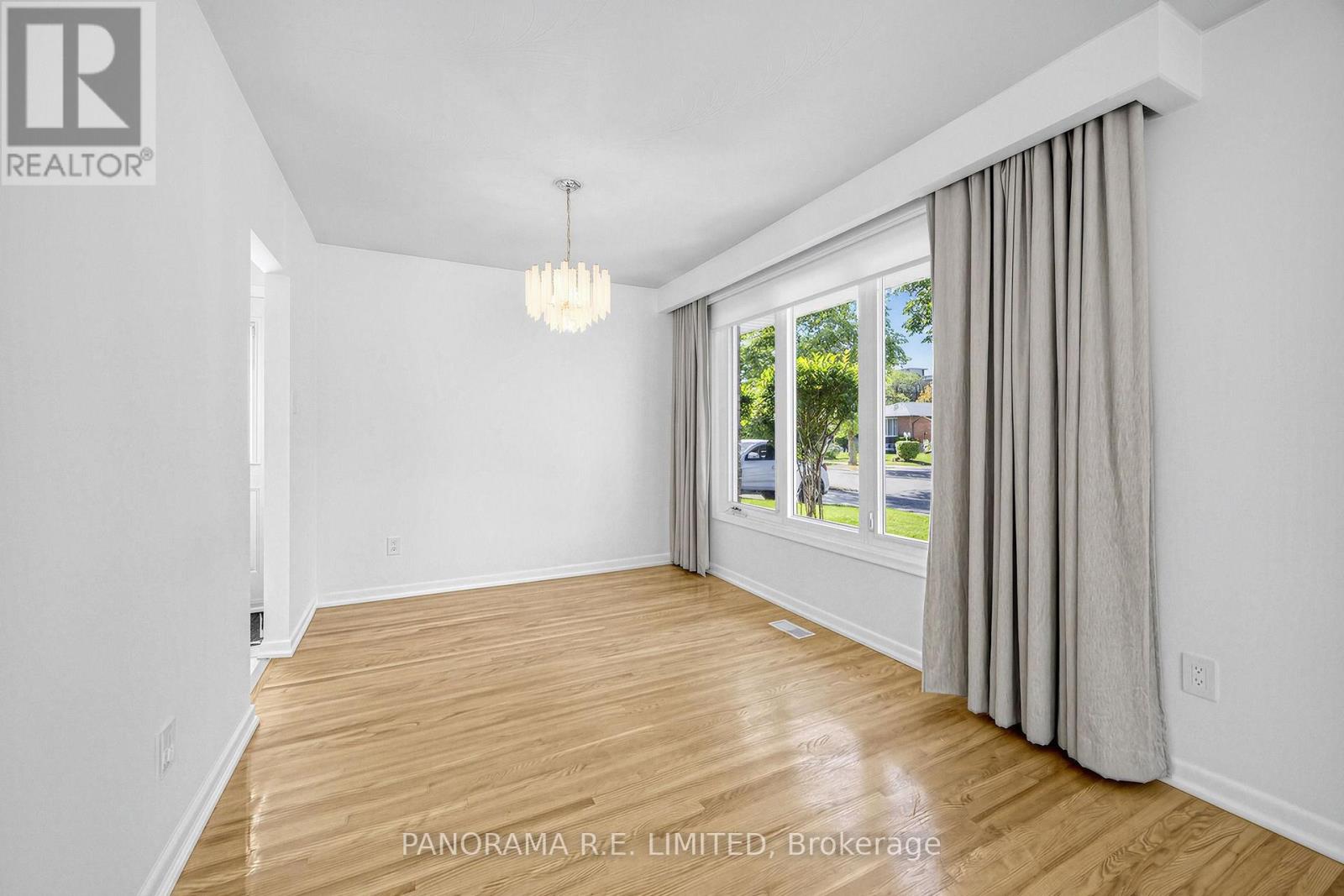 65 Harrop Avenue, Toronto (Islington-City Centre West), Ontario  M9B 2H1 - Photo 8 - W14113844